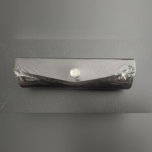 New Lip Gloss Case With Crystal Closure & Mirror- Black